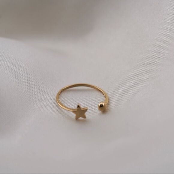 14k Solid Gold Star Ring | Birthday Gift | Everyday Jewelry | Minimal Jewelry | - Picture 2 of 6